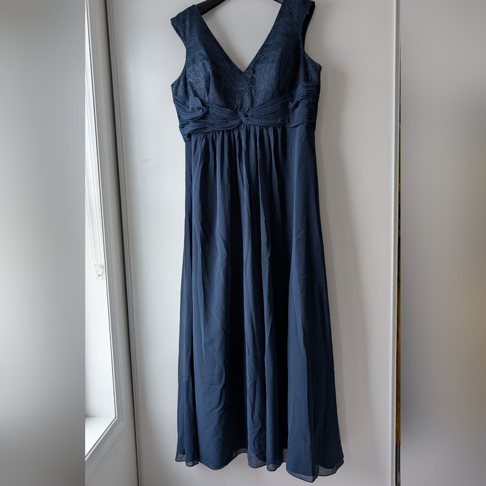 Sz 22 Sapphire Blue Sleeveless V-Neck Maxi Prom/Bridesmaid Formal Dress